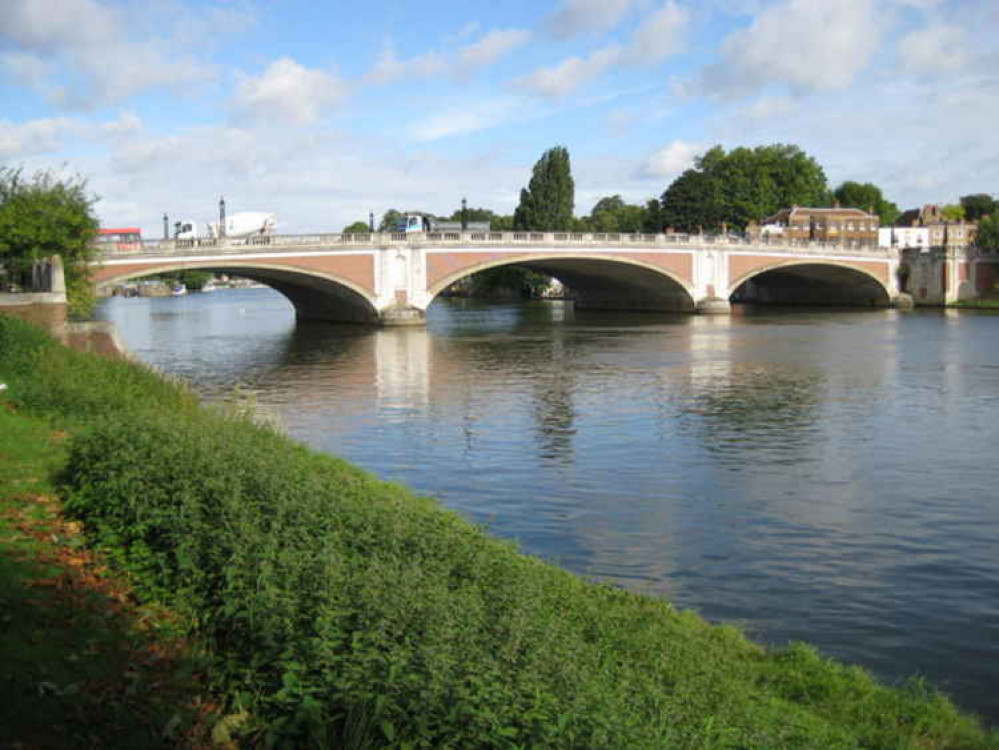 Hampton court bridge, near where the sewer collapsed / Photo credit: Nigel Cox via Geograph