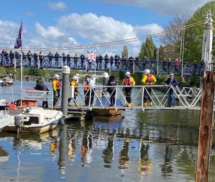 The RNLI was on the scene and made a makeshift pontoon / Credit: Stuart Higgins