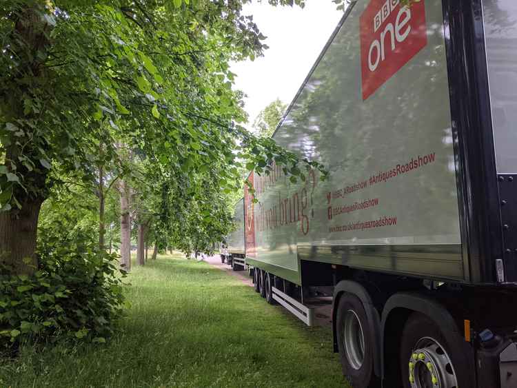 Up close with the Antiques Roadshow van (Credit: Nub News)