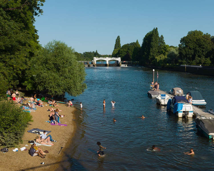 Teddington Lock is a popular place to go when the weather gets hot (Photo by Ollie G. Monk)