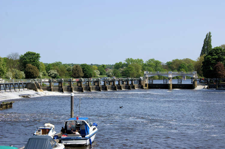 The government's River Thames Scheme includes a planned upgrade for Teddington Weir, pictured from the Lock footbridge (Image: Maxwell Hamilton via Wikimedia Commons)