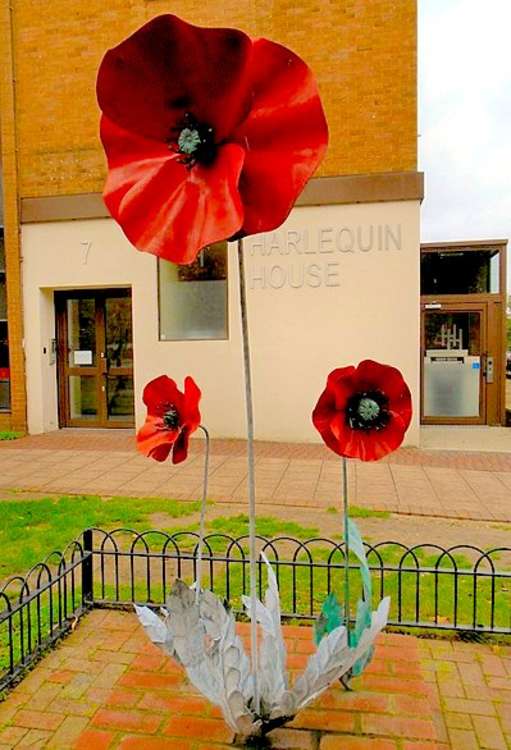 A statue of Poppies in Teddington marks the centenary of the First World War (Image: AndyScott, CC BY-SA 4.0)