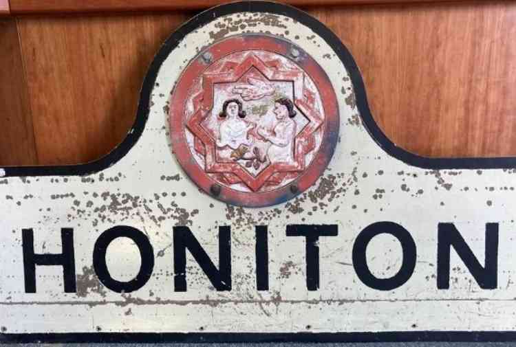 Honiton Town Boundary sign up for auction