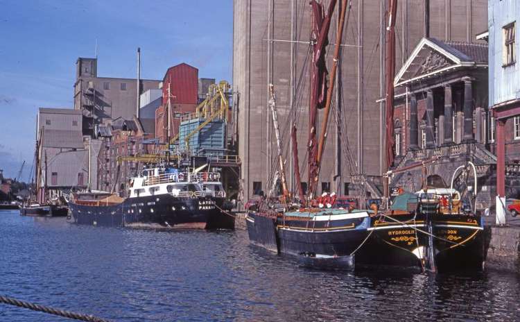 'Hydrogen' at Ipswich Docks (Mersea Museum/Society for Sailing Barge Research/Richard Smith