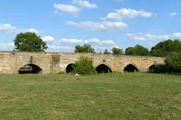 Swarkestone Causeway - Photo: www.geograph.org.uk