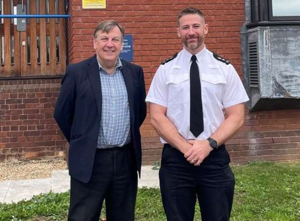 (L-R) John Whittingdale MP and Chief Superintendent Tom Simons