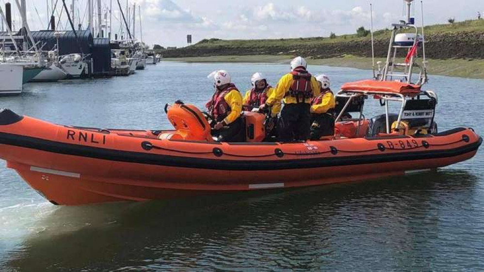 Members of the volunteer crew (Photo: Burnham-on-Crouch RNLI)