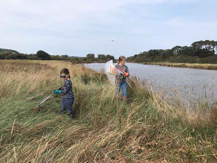 Pictures from a litter pick on the River Otter.