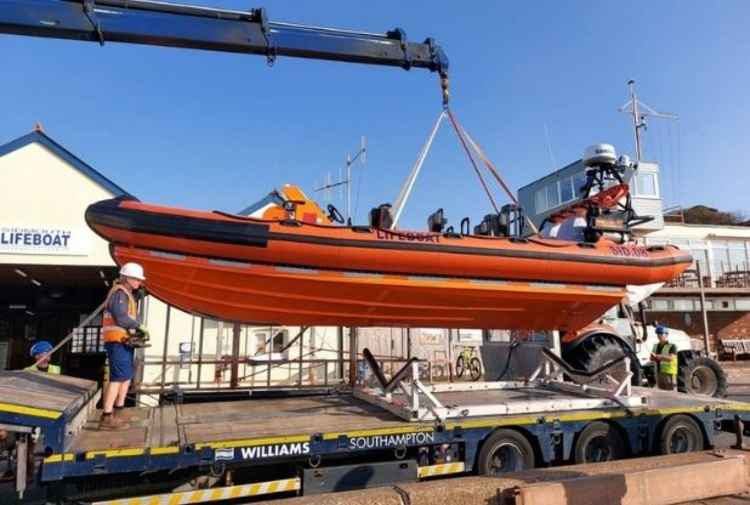 The Peter & Barbara Truesdale heads off for maintenance work. Images courtesy of Sidmouth Lifeboat.