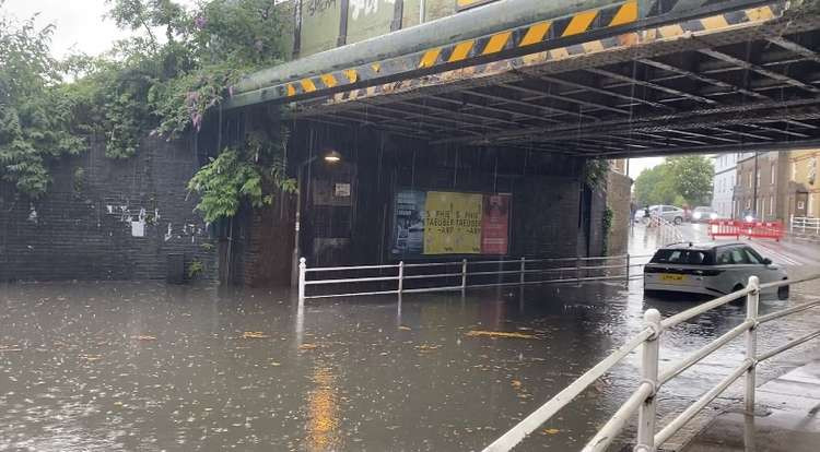 The flooding on Latchmere Road (Image and video: Issy Millett, Nub News)
