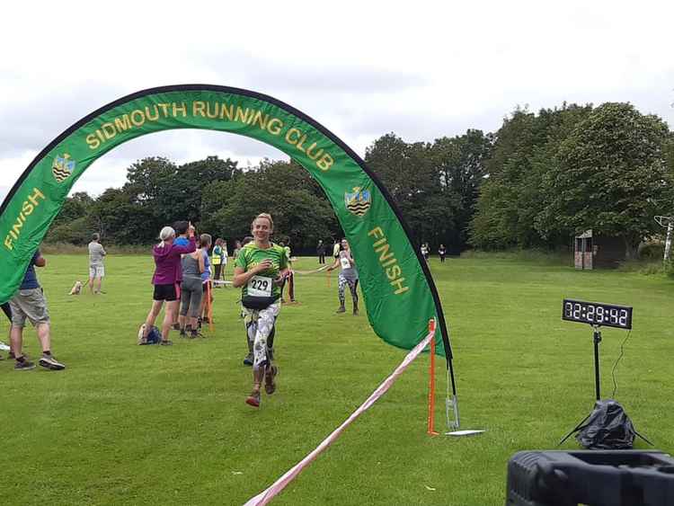 Leeann Thompson completing her first 10k