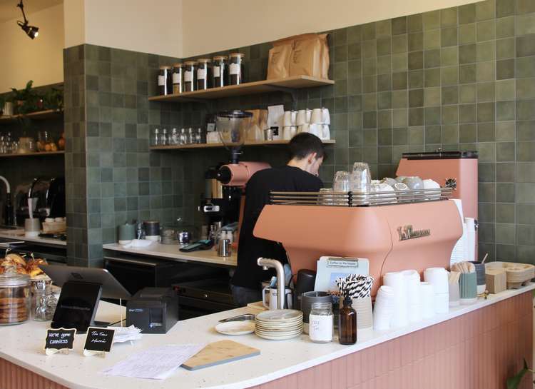 We have zero bad things to say about Brickwood's sea-green tile/dusky rose-pink counter combo (Image: Issy Millett, Nub News)