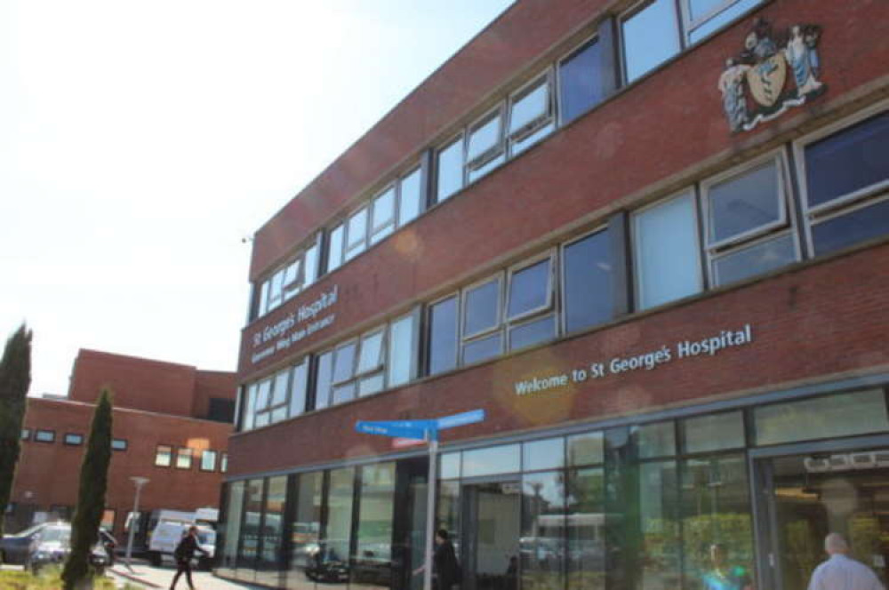 Over 1,000 people are still waiting to be treated at St George's Hospital (Image: James Mayer, Nub News)