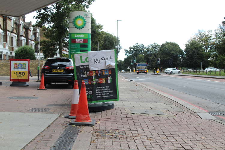Londis on Clapham Common North Side remained empty of fuel at 2.00pm today (Image: Issy Millett, Nub News)