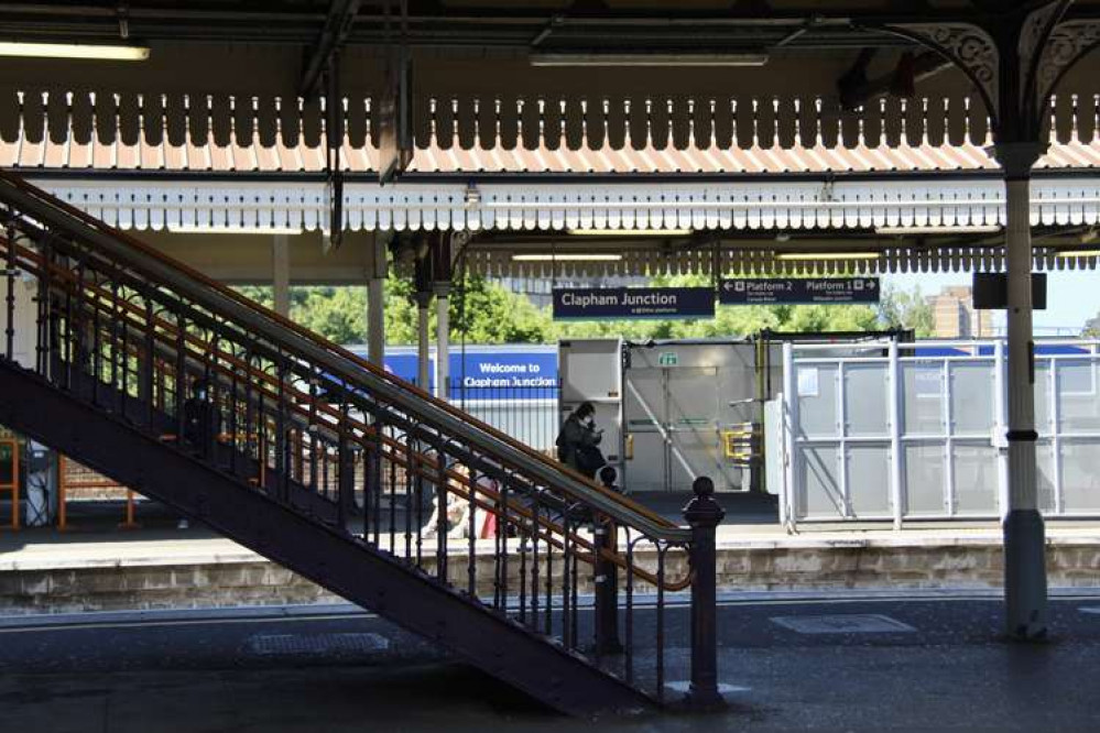 There is no step-free access at Clapham Junction's Platforms 1 and 2 as work to upgrade station lifts began yesterday (Image: Issy Millett, Nub News)