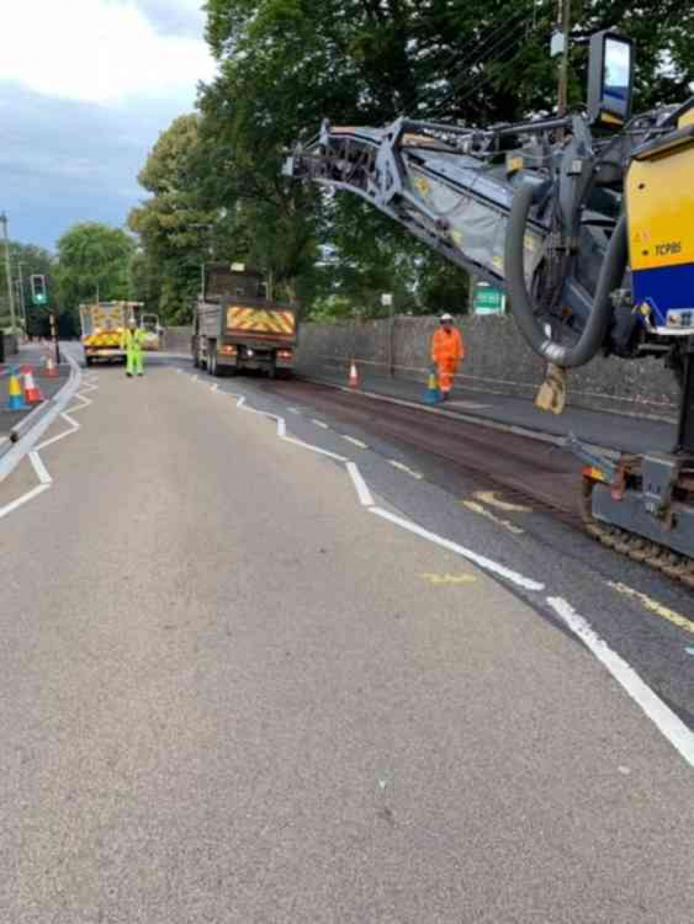 The resurfacing works in Charlton Road, Shepton Mallet (Photo: @TravelSomerset)