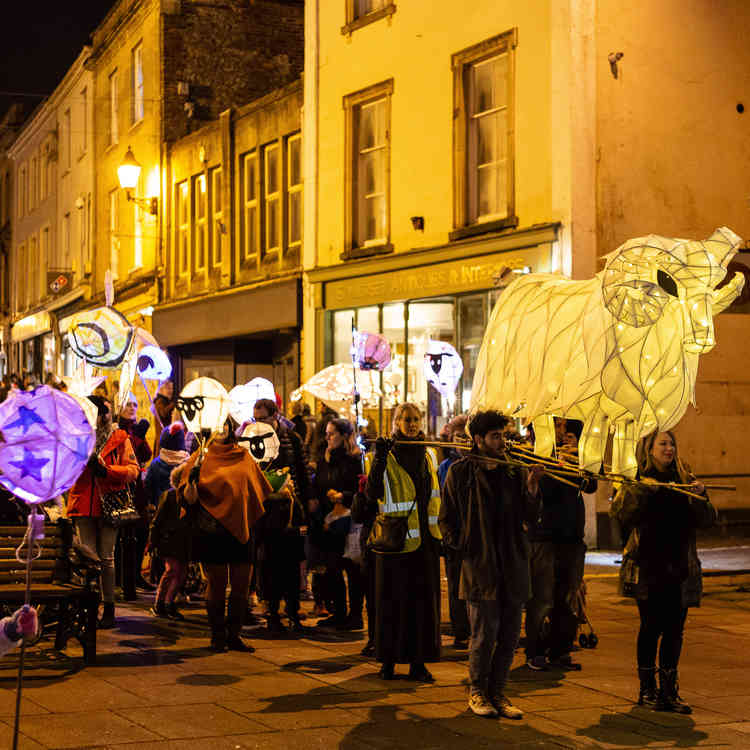 The parade arrives at the Market Square