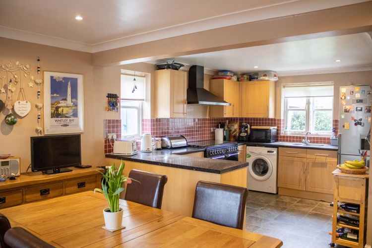 Four-bedroom detached home in Walnut Grove Four-bedroom detached home in Walnut Grove