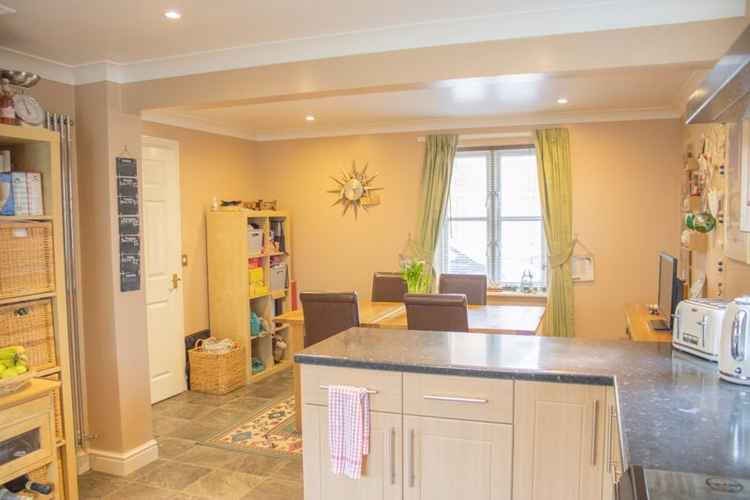 Four-bedroom detached home in Walnut Grove