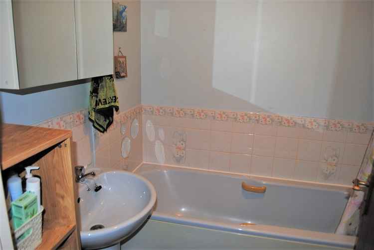 Two-bedroom mid-terraced house in Trajan's Way Two-bedroom mid-terraced house in Trajan's Way
