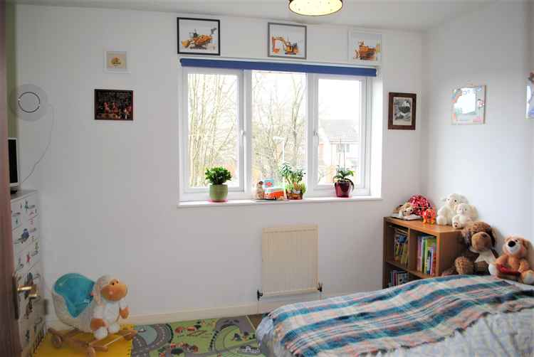 Two-bedroom mid-terraced house in Trajan's Way Two-bedroom mid-terraced house in Trajan's Way