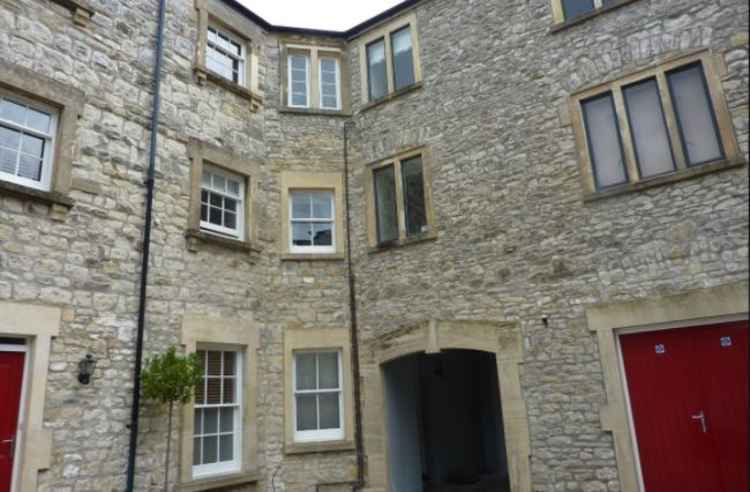 Two-bedroom townhouse in West End Court