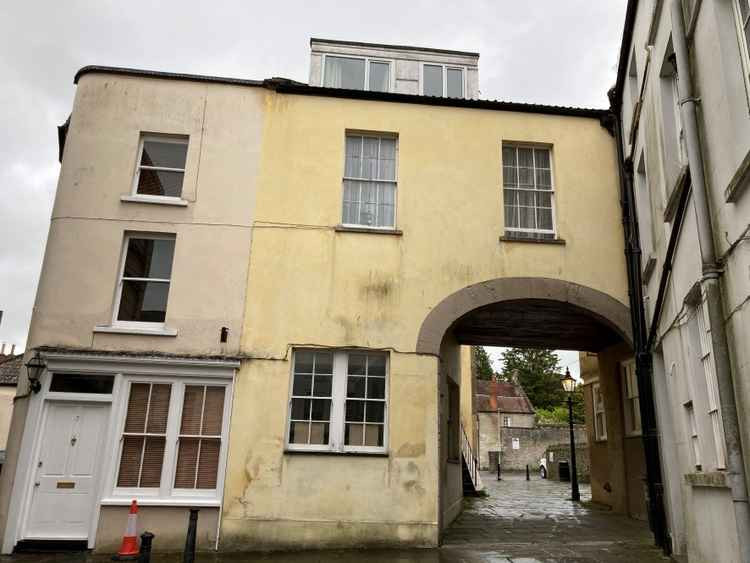 Two-bedroom flat in the High Street