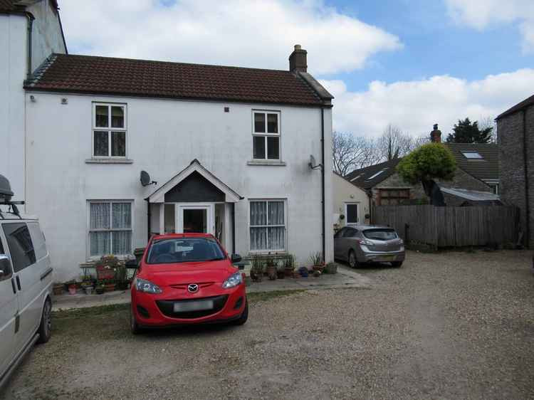 One-bedroom flat in Commercial Road