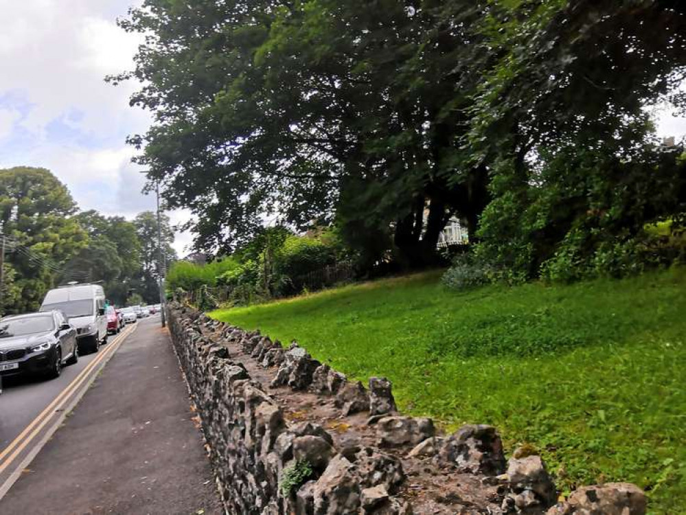 A37 remains closed in Shepton Mallet following mile and a half