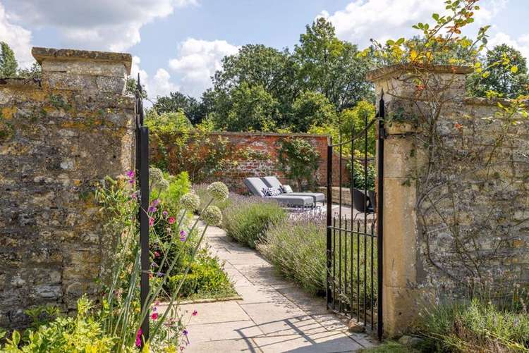 Country house in West Compton