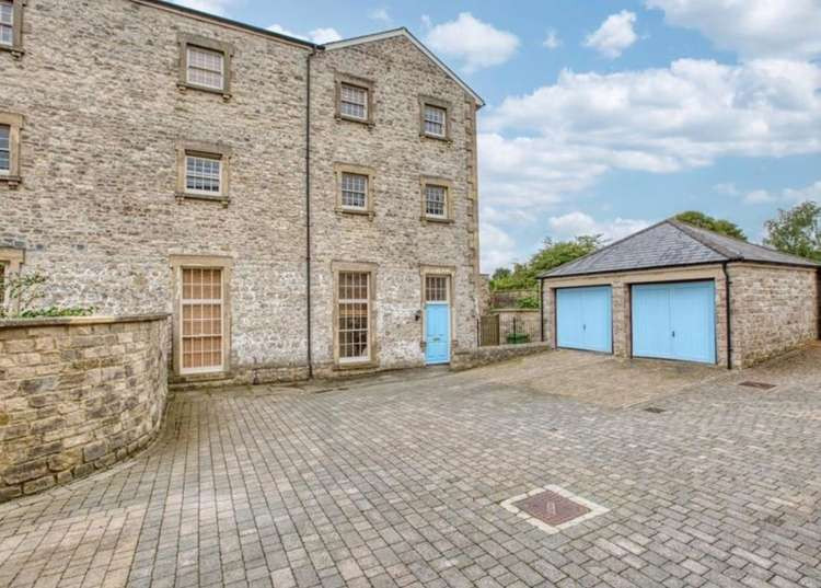 Three-bedroom townhouse in West End Court