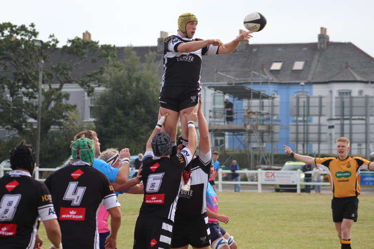 Photo of the rugby taken by Neal Johnston.