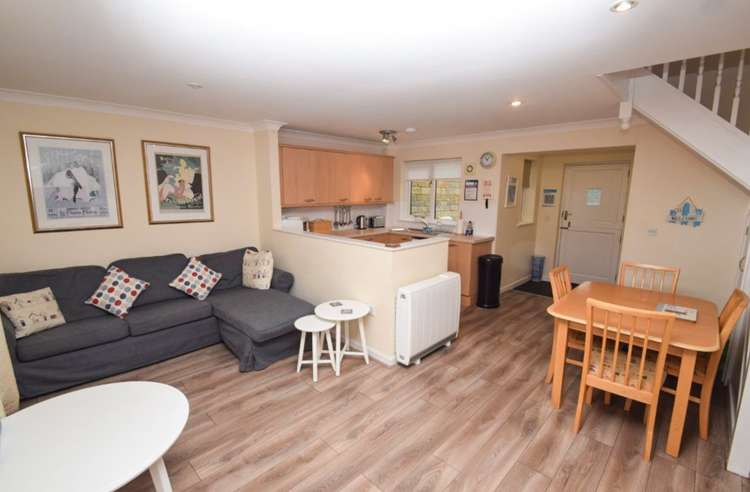 Lounge/dining area. Pendra Loweth, Falmouth. Lounge/dining area. Pendra Loweth, Falmouth.