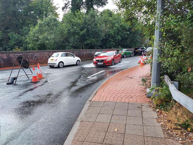 The mains burst near Elizabethan Court, causing traffic delays in and out of Penarth