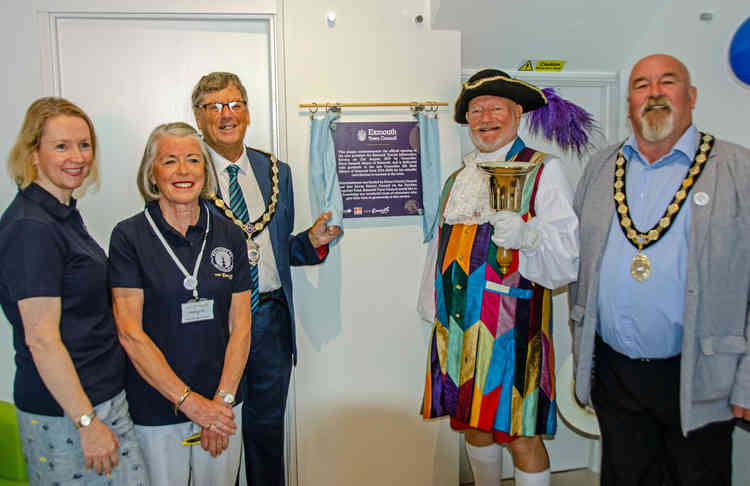 Exmouth Town Mayor officially opens the Tourist Information Service L-R Veronica Boatman, Exmouth Town Council; Mary Nash, TIS Volunteer; Steve Gazzard, Town Mayor; Roger Bourgein, Town Crier; Brian Bailey, Deputy Mayor Credit : John Thorogood