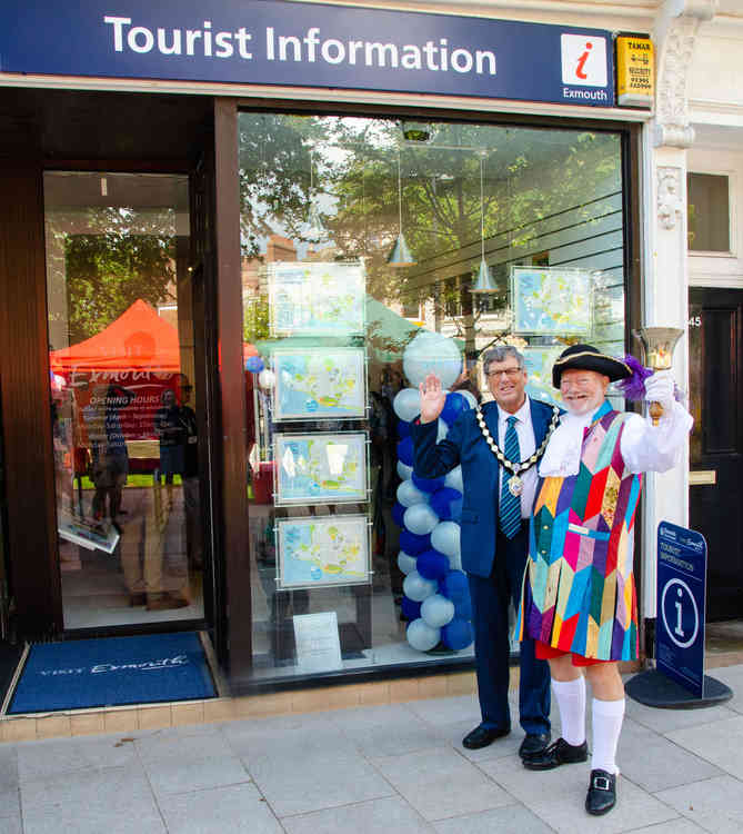 L – R Steve Gazzard, Town Mayor and Roger Bourgein outside the new Tourist Information Service premises. Credit : John Thorogood