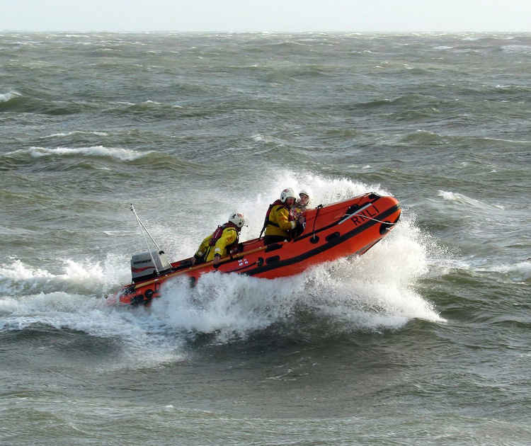 Exmouth RNLI lifesavers speed to the rescue