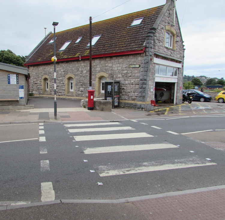 Zebra crossing, Queen's Drive, Exmouth cc-by-sa/2.0 - © Jaggery - geograph.org.uk/p/5471189