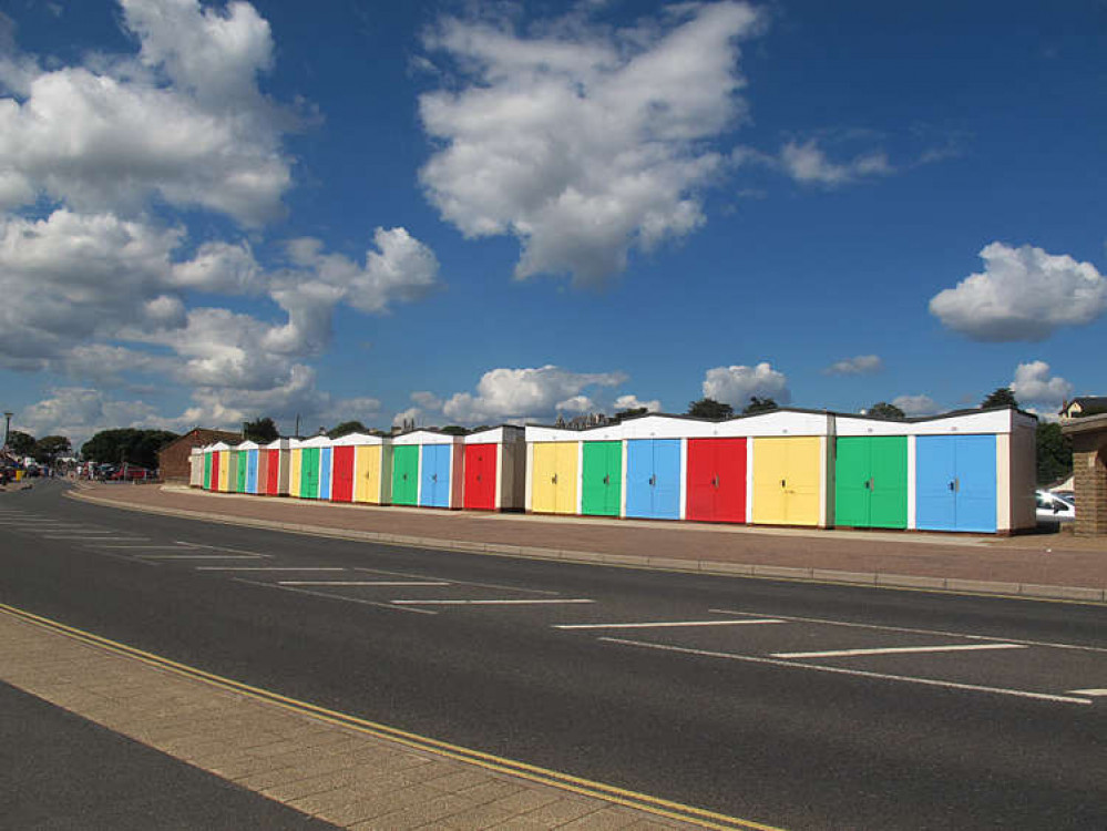 Beach huts on Queen's Drive, Exmouth cc-by-sa/2.0 - © Stephen Craven - geograph.org.uk/p/5279149