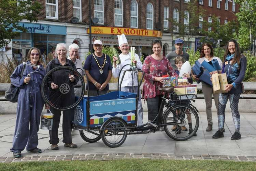 Supporters of the ExeCargo project including the Mayor of Exmouth, Steve Gazzard. Credit: Transition Exmouth