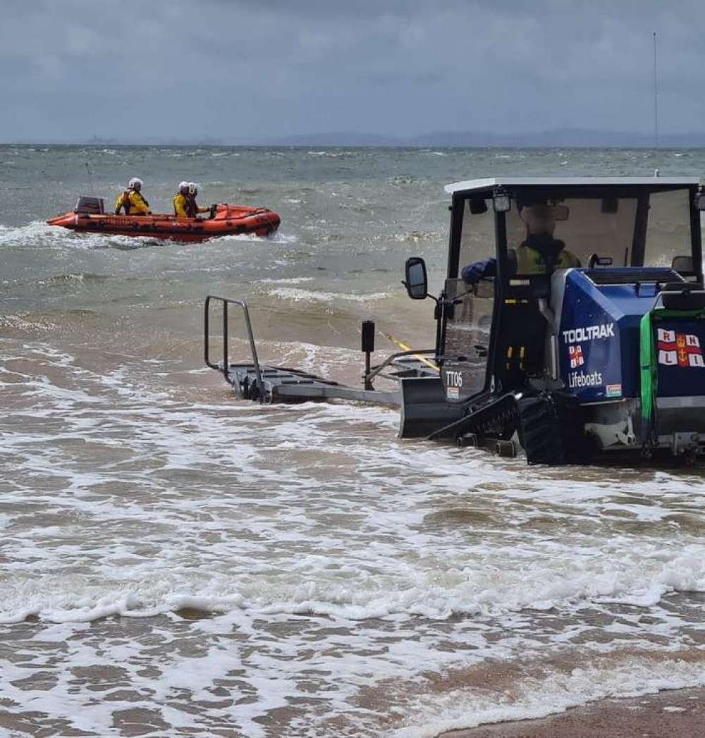 Exmouth RNLI Inshore Lifeboat launching. Credit: Mark Johnson