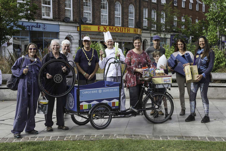 Transition Exmouth with ExeCargo supporters featuring the e-cargo bike used in trials in Spring 2021