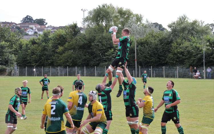 Line-out. Credit: Iain Cooper