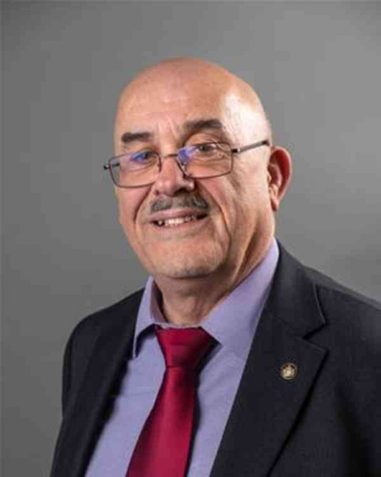 Cllr Steve Hogben