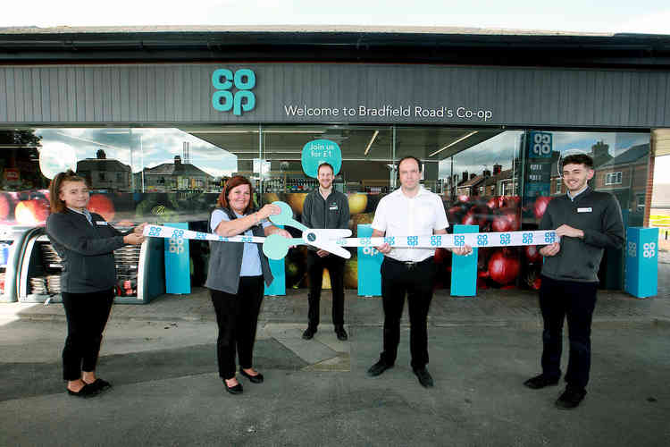 Long-serving Co-op staff member Cheryl Barlow, Member Pioneer and Mayor of Crewe Cllr Benn Minshall and Store Manager Daniel Moss officially opening the new store with colleagues Megan Drummond and Robin Rowley