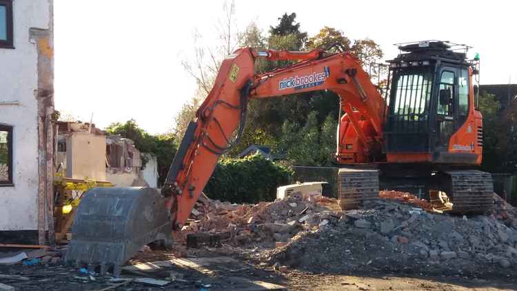 Which former pub is coming down here?