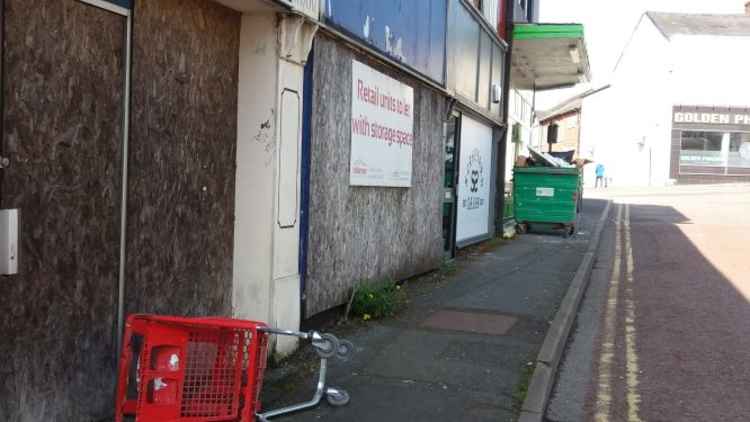 Waste management is a problem on High Street.