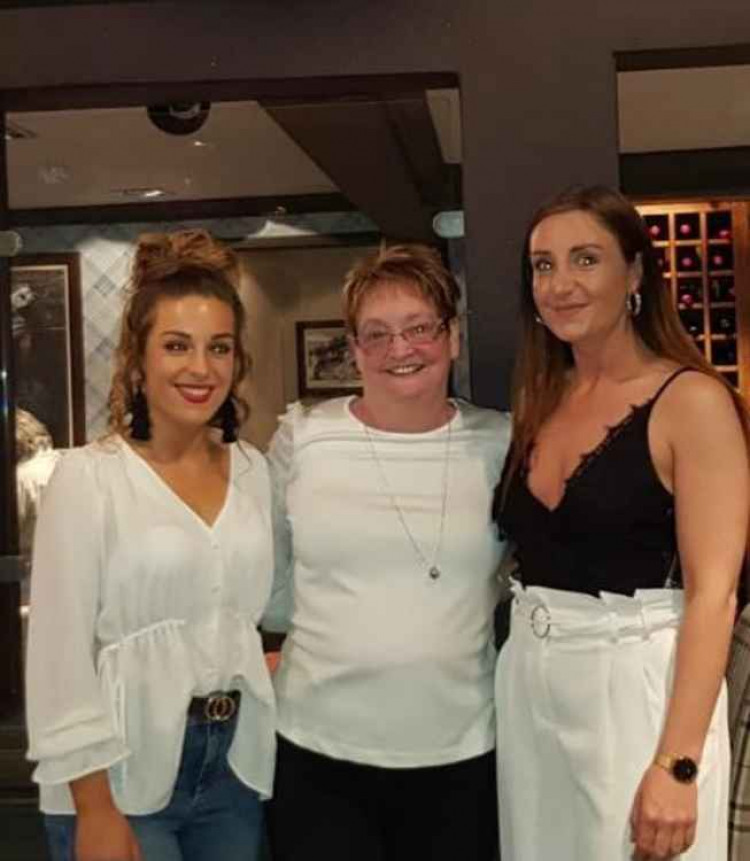 Danielle (left) and Samantha (right) with their mum, Sue Edisbury, who died in October, aged 58.