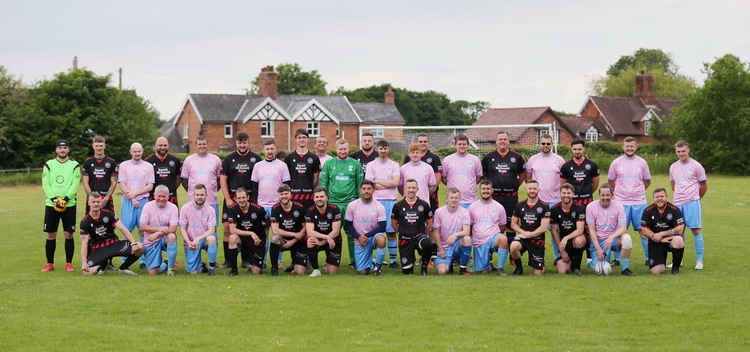 Calm 84 FC Crewe and Heart Warriors FC players before the match(Image: Jonathan White)