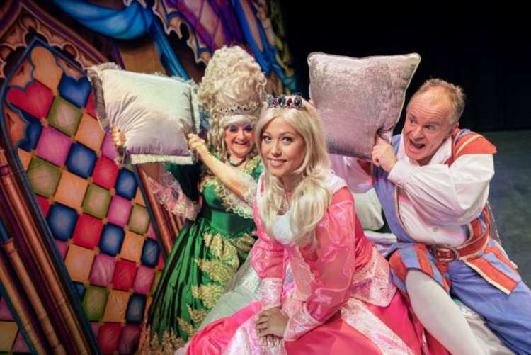 (L to R) Malcolm Lord (Queen Volumptua), Amelia Lily (Sleeping Beauty) and Bobby Davro (Muddles) are ready for the Lyceum panto (Picture: Wes Webster Photography).